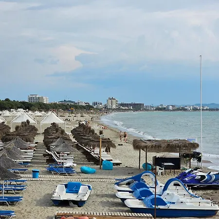 Bohemian Apt, Beachfront & Family Friendly - By Beta Premium * Golem (Tirana)