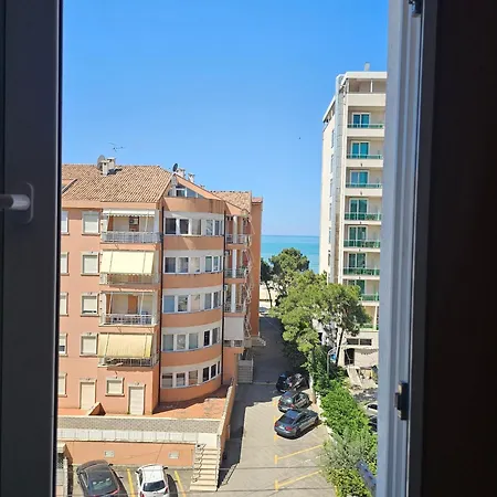 Bohemian Apt, Beachfront & Family Friendly - By Beta Premium Lägenhet *