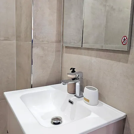 Bohemian Apt, Beachfront & Family Friendly - By Beta Premium Lägenhet *