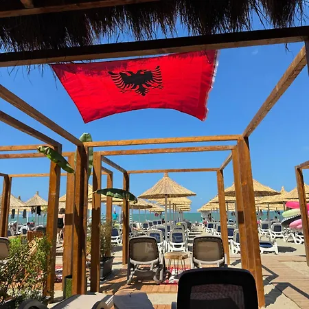 Bohemian Apt, Beachfront & Family Friendly - By Beta Premium * Golem (Tirana)