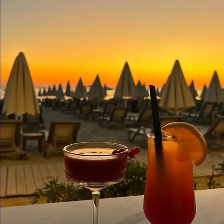 Bohemian Apt, Beachfront & Family Friendly - By Beta Premium