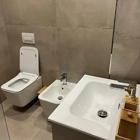 Bohemian Apt, Beachfront & Family Friendly - By Beta Premium Golem (Tirana)