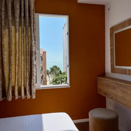 Bohemian Apt, Beachfront & Family Friendly - By Beta Premium