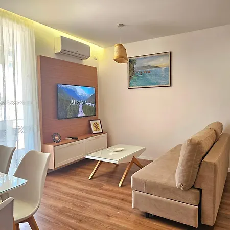 Daire Bohemian Apt, Beachfront & Family Friendly - By Beta Premium *