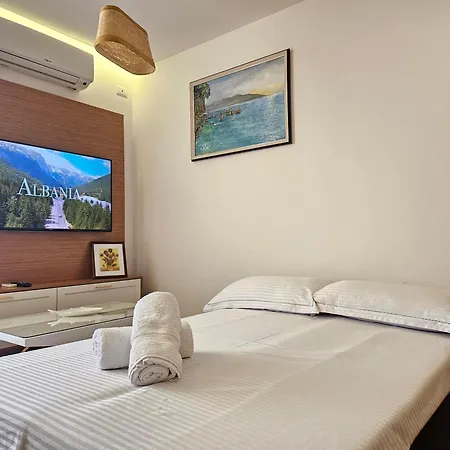 Daire Bohemian Apt, Beachfront & Family Friendly - By Beta Premium Golem (Tirana)