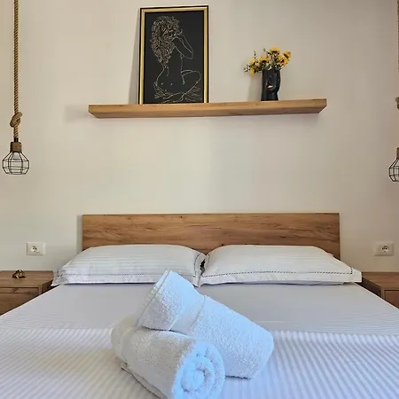 Bohemian Apt, Beachfront & Family Friendly - By Beta Premium * Golem (Tirana)