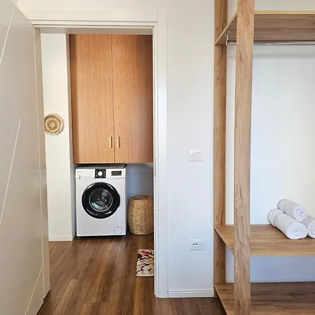 Bohemian Apt, Beachfront & Family Friendly - By Beta Premium Daire