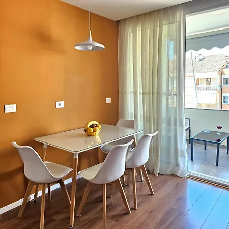Daire Bohemian Apt, Beachfront & Family Friendly - By Beta Premium
