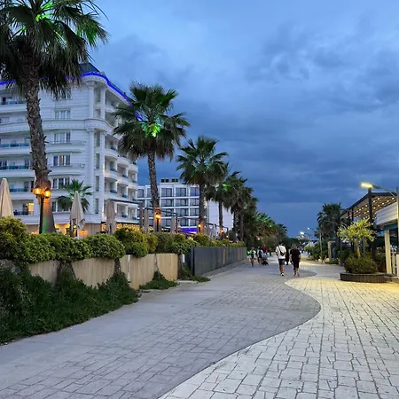 Bohemian Apt, Beachfront & Family Friendly - By Beta Premium Daire *