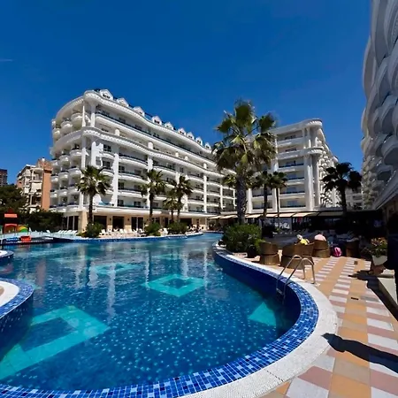 Bohemian Apt, Beachfront & Family Friendly - By Beta Premium *