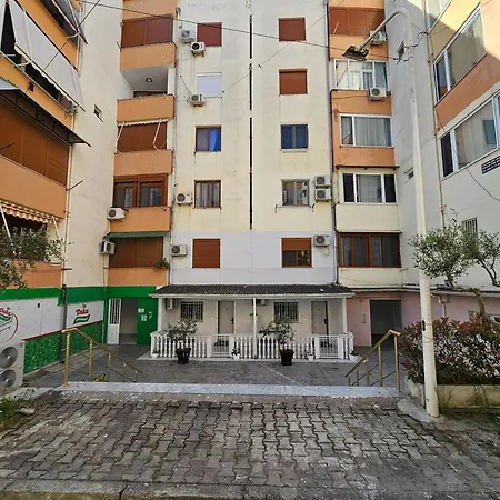 Bohemian Apt, Beachfront & Family Friendly - By Beta Premium גולם