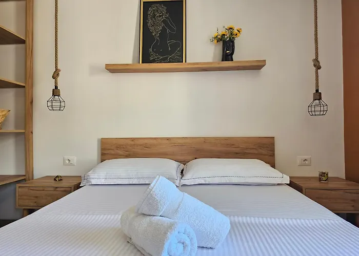 Bohemian Apt, Beachfront & Family Friendly - By Beta Premium * Golem (Tirana)