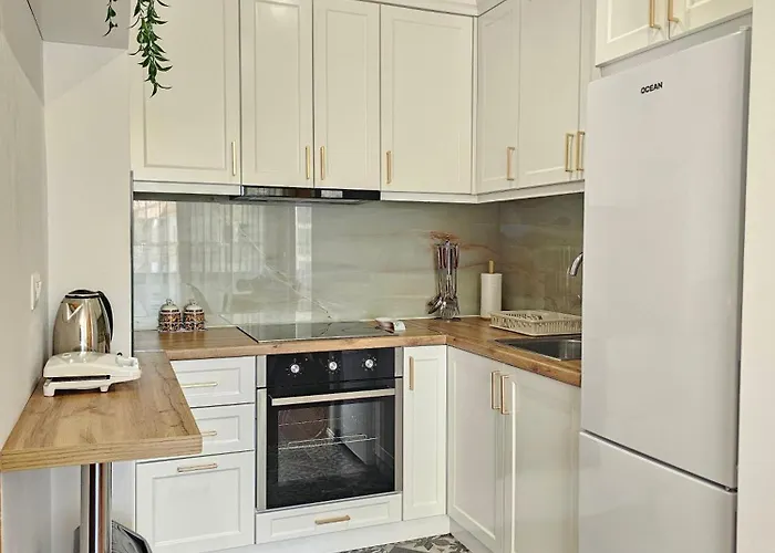 Bohemian Apt, Beachfront & Family Friendly - By Beta Premium Lejlighed Golem (Tirana)