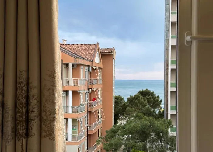 公寓 Bohemian Apt, Beachfront & Family Friendly - By Beta Premium